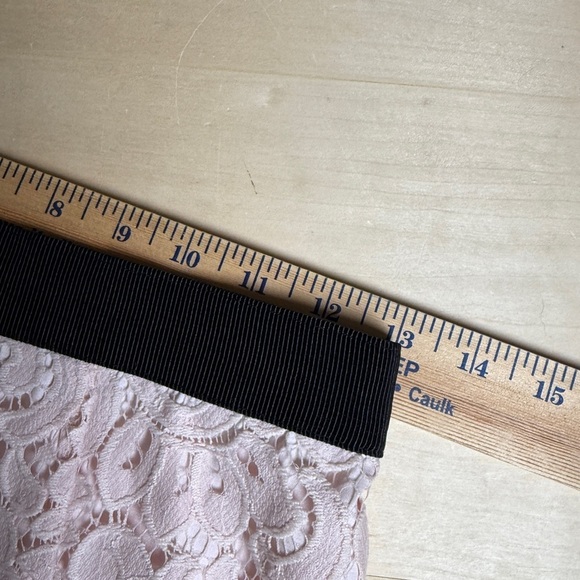 Milly Women's Midi Light Pink Lace Pencil Skirt with a Black Waistband - 2 - Picture 6 of 8